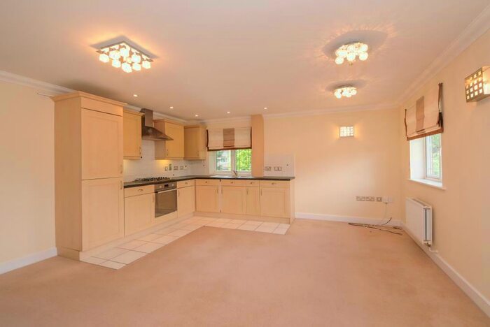 2 Bedroom Maisonette To Rent In Tiggall Close, Earley, RG6