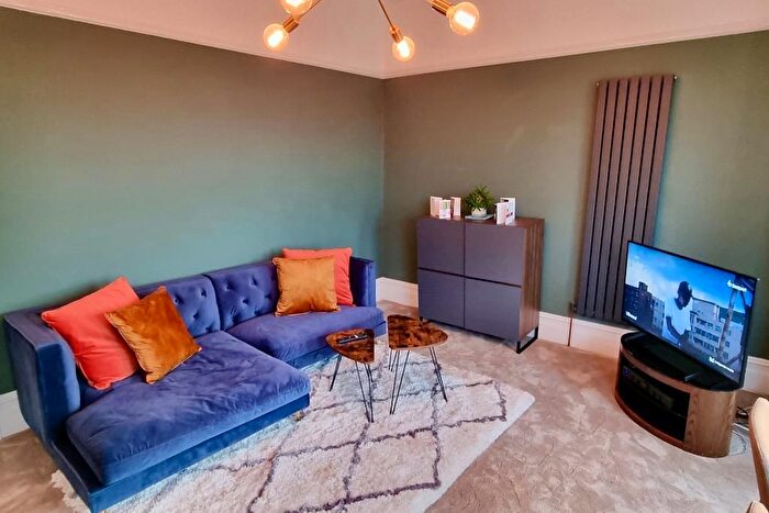 2 Bedroom Flat To Rent In Lynton Court, St Aubyns, Hove, BN3