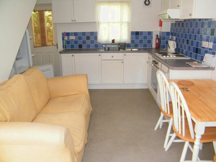 3 Bedroom Link Detached House To Rent In Grays Yard, Penryn TR10