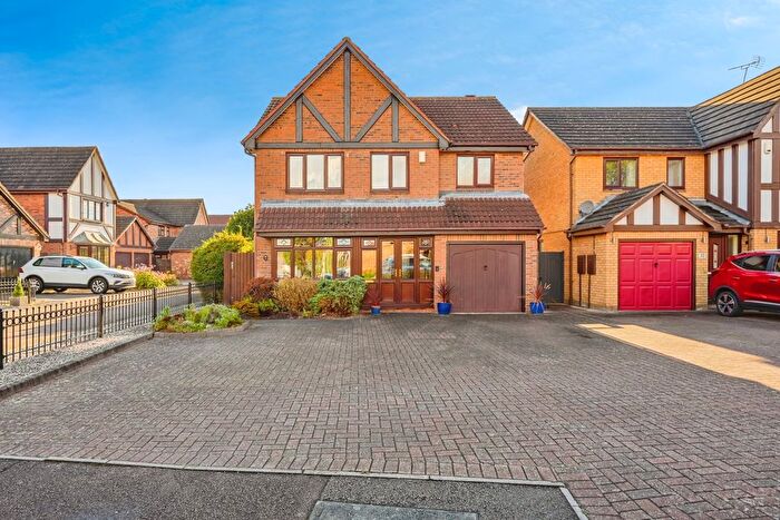 4 Bedroom Detached House For Sale In Brancaster Close, Amington, Tamworth, Staffordshire, B77