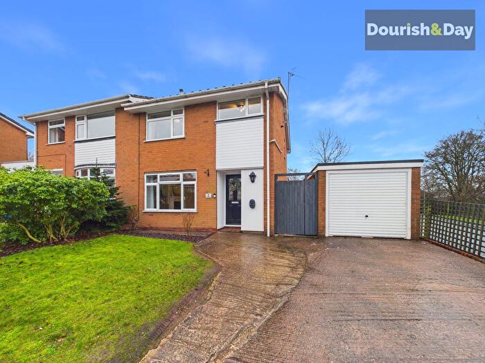 3 Bedroom Semi-Detached House For Sale In Heronswood, Stafford, ST17