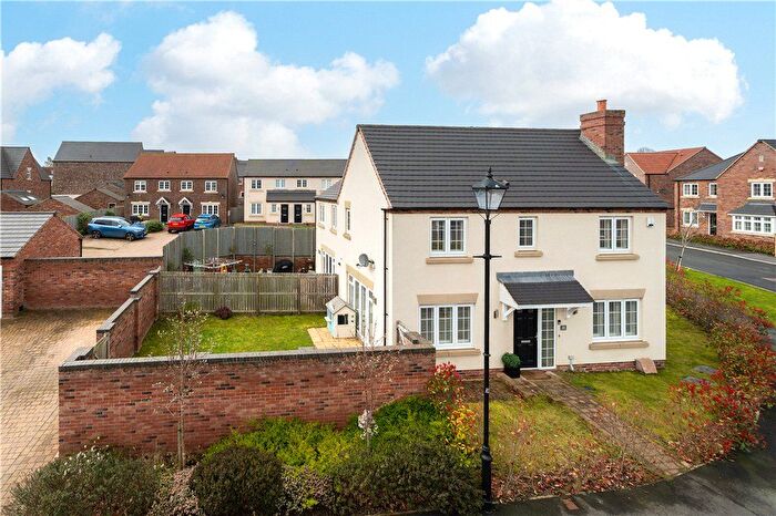 3 Bedroom Semi Detached House For Sale In Pentagon Way, Wetherby, West Yorkshire, LS22