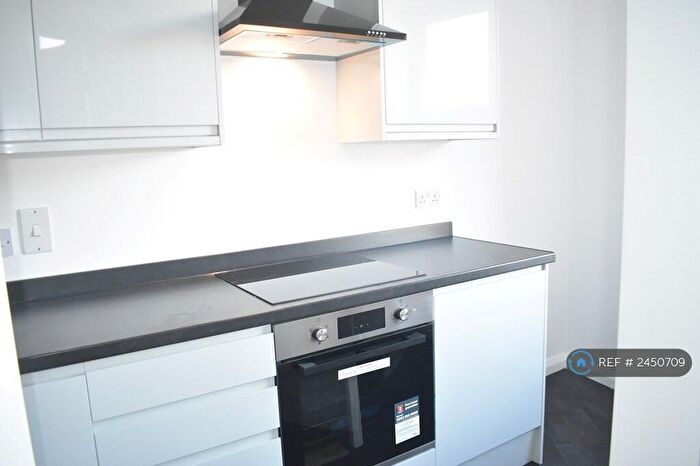 1 Bedroom Flat To Rent In London Road, Westcliff-On-Sea, SS0