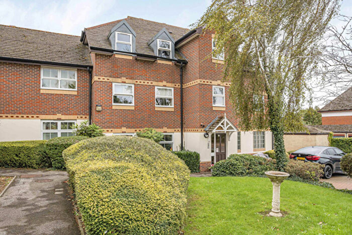 2 Bedroom Apartment For Sale In Farriers Mews, Abingdon, OX14