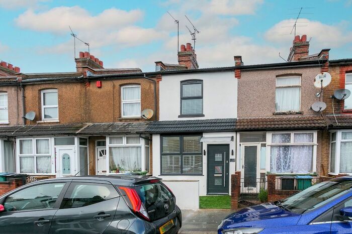 2 Bedroom Terraced House To Rent In Pretoria Road, Watford, Hertfordshire, WD18