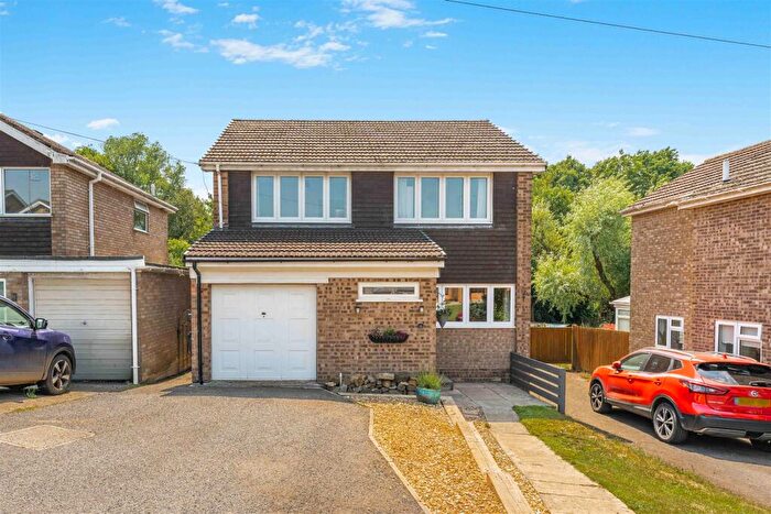 4 Bedroom Detached House For Sale In Washle Drive, Middleton Cheney, OX17