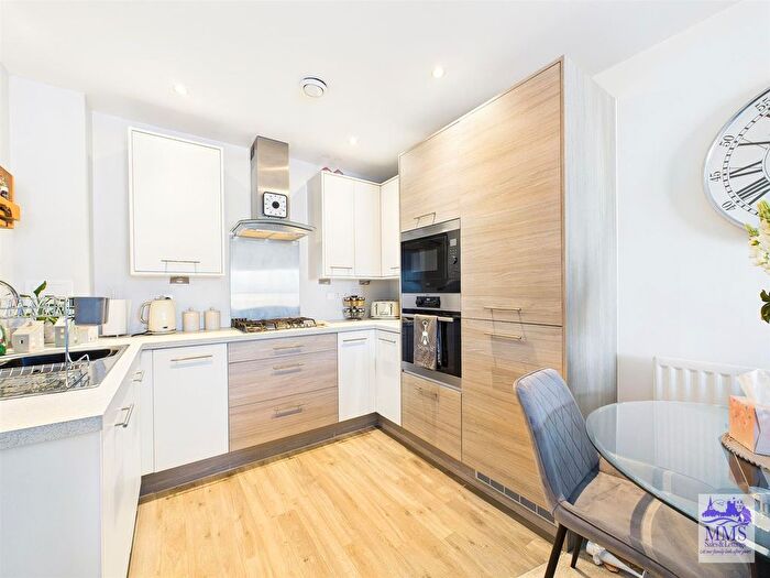 1 Bedroom Flat For Sale In Rapson End, Sittingbourne, ME10