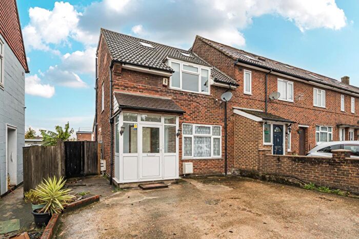 4 Bedroom End Of Terrace House To Rent In Courtenay Avenue, Harrow, HA3