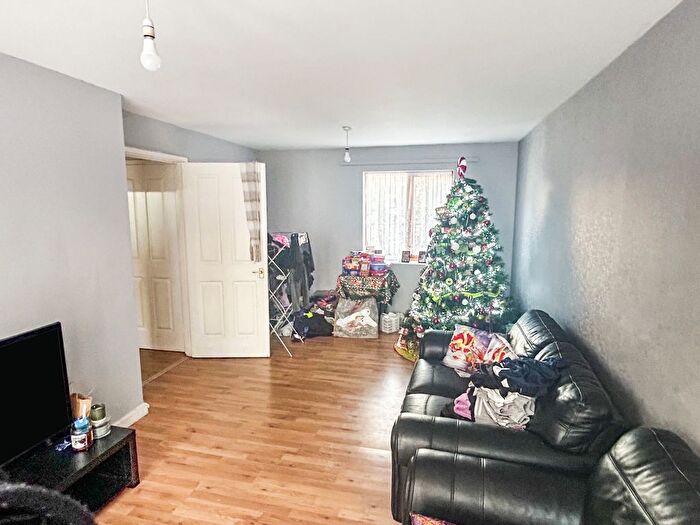 3 Bedroom Terraced House For Sale In Ching Way, Chingford, E4