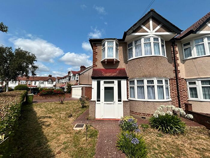 3 Bedroom Property To Rent In Greenway Gardens, Greenford, UB6