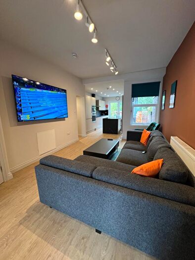 6 Bedroom Terraced House To Rent In Monica Grove, Fallowfield, Manchester, M19