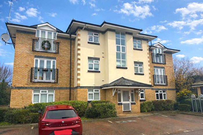 2 Bedroom Flat For Sale In Morello Gardens, Stevenage Road, Hitchin, SG4