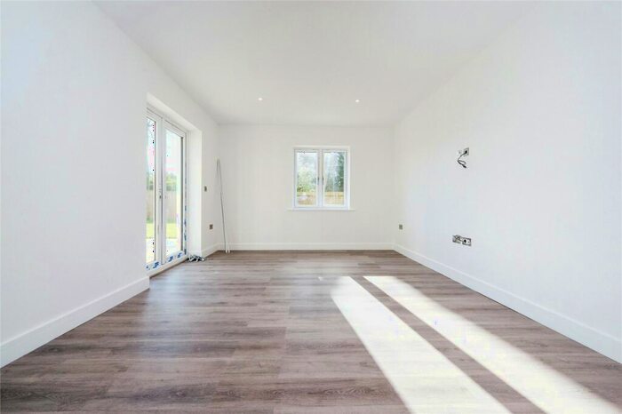 5 Bedroom Detached House For Sale In Church Street, Clifton, Shefford, Bedfordshire, SG17