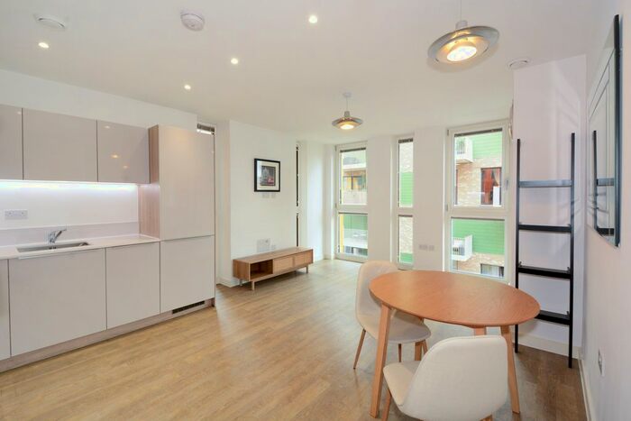 1 Bedroom Flat To Rent In Cable Walk, London, SE10