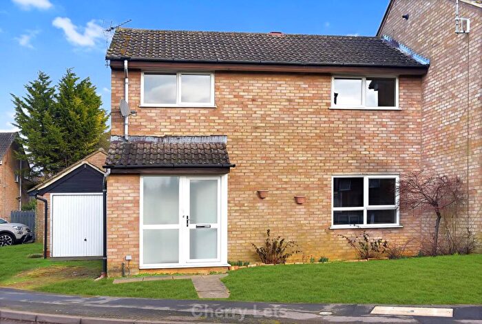 3 Bedroom Semi-Detached House To Rent In Blencowe Drive Brackley, NN13