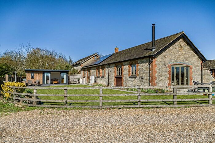 3 Bedroom Barn Conversion For Sale In South Street, Caulcott, OX25