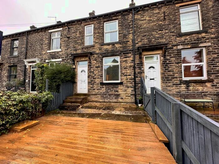 2 Bedroom Property To Rent In Lister Ville, Wilsden, Bradford, BD15