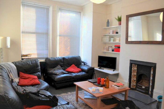 2 Bedroom Flat To Rent In Cheverton Road, London, N19