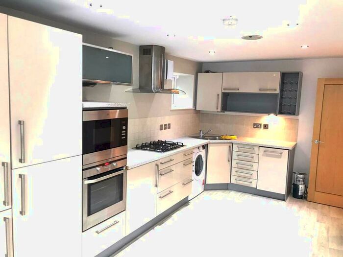 2 Bedroom Apartment To Rent In Fog Lane, Didsbury, M20