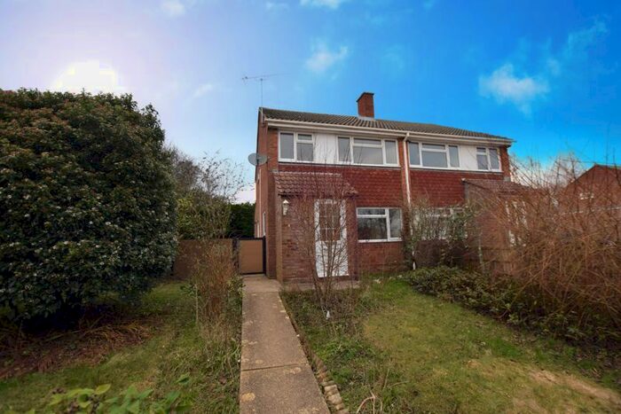 3 Bedroom Semi-Detached House To Rent In Kellynch Close, Alton, GU34