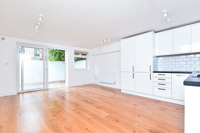 1 Bedroom Flat To Rent In Crowborough Road, London, SW17