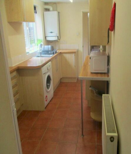 5 Bedroom House To Rent In Hubert Road, B29