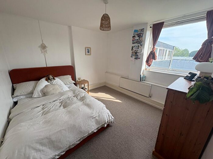 2 Bedroom Flat To Rent In Hazelwood Court, Sneyd Park, Bristol, BS9