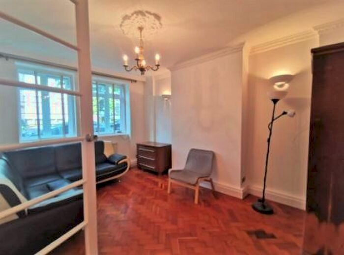 3 Bedroom Flat To Rent In Townshend Court, Townshend Road, London, Greater London, NW8