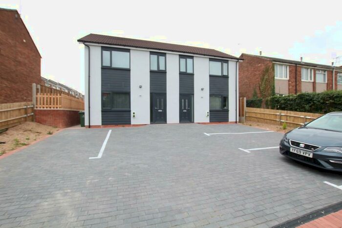 3 Bedroom Semi-Detached House To Rent In Hinckley Road, Walsgrave On Sowe, Coventry, CV2