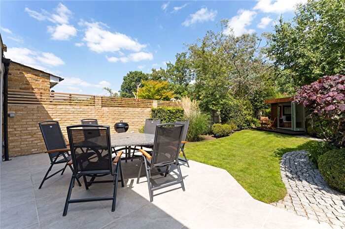 4 Bedroom Semi-detached House For Sale In Bushy Park Road, Teddington, TW11