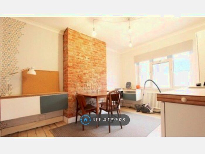 1 Bedroom Flat To Rent In Grange Road, London SE25