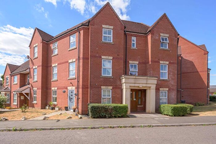 2 Bedroom Flat For Sale In Speedwell Road, Desborough, Kettering, NN14