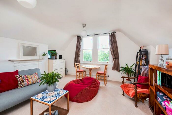 2 Bedroom Apartment To Rent In Combe Park, Bath, BA1