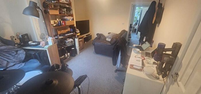 1 Bedroom Flat To Rent In Noster Terrace, Leeds, West Yorkshire, LS11