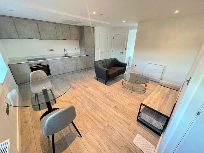 Studio To Rent In Alma Street, Luton, LU1