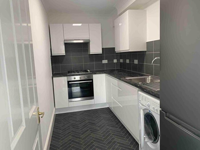 2 Bedroom Flat To Rent In Windsor - St Leonards Road - Unfurnished, SL4