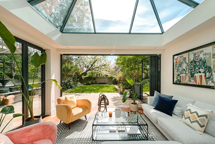 5 Bedroom Semi-Detached House To Rent In St. Quintin Avenue, London, W10