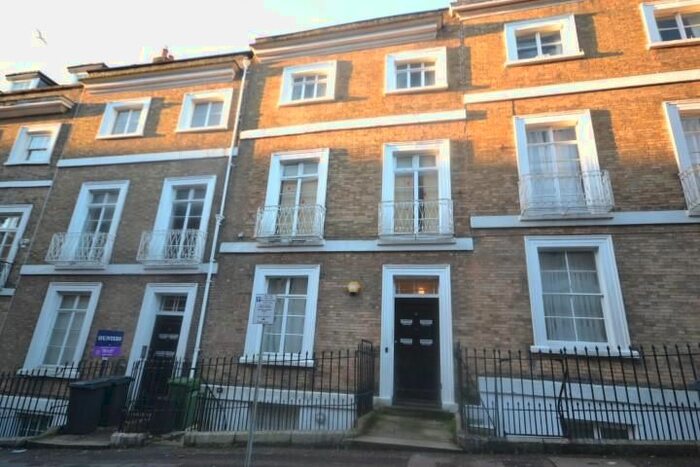 1 Bedroom Flat To Rent In Northernhay Place, Exeter, EX4