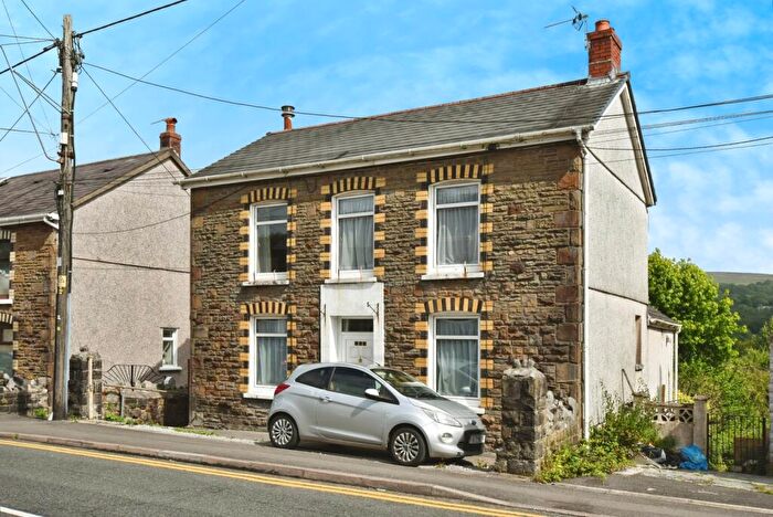 3 Bedroom Detached House For Sale In Cwmamman Road, Garnant, Ammanford, Carmarthenshire, SA18