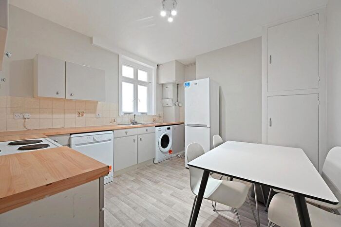 3 Bedroom Flat To Rent In Johnson Mansions, Queens Club Gardens, W14