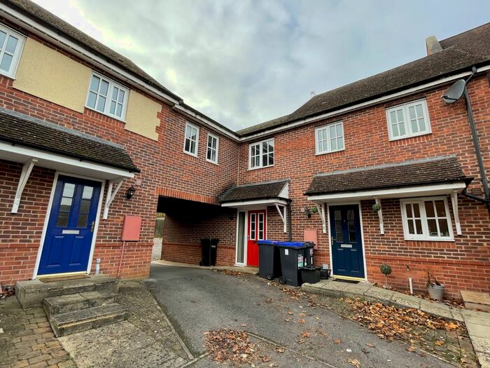 3 Bedroom End Of Terrace House To Rent In Bugdens Close, Amesbury, Salisbury SP4
