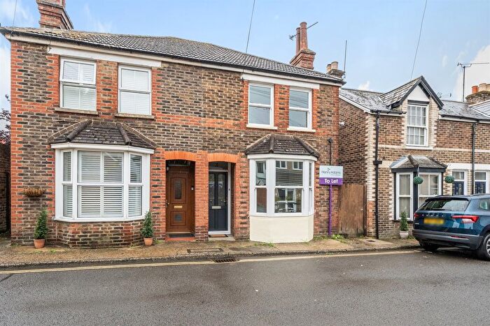 3 Bedroom Semi-Detached House To Rent In Gorings Mead, Horsham, West Sussex, B, RH13