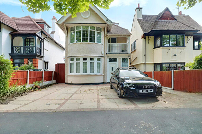 3 Bedroom Apartment To Rent In Boston Avenue, Southend-on-sea, SS2