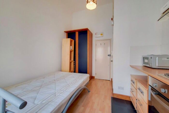Studio To Rent In St Georges Drive, Pimlico, SW1V