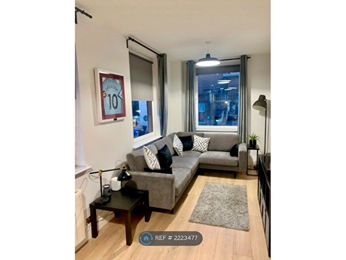 2 Bedroom Flat To Rent In Voyager House, Poole, BH15