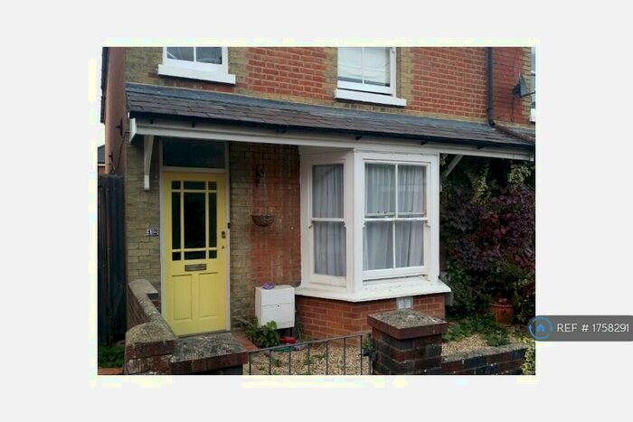 1 Bedroom Flat To Rent In Carlos Street, Godalming, GU7