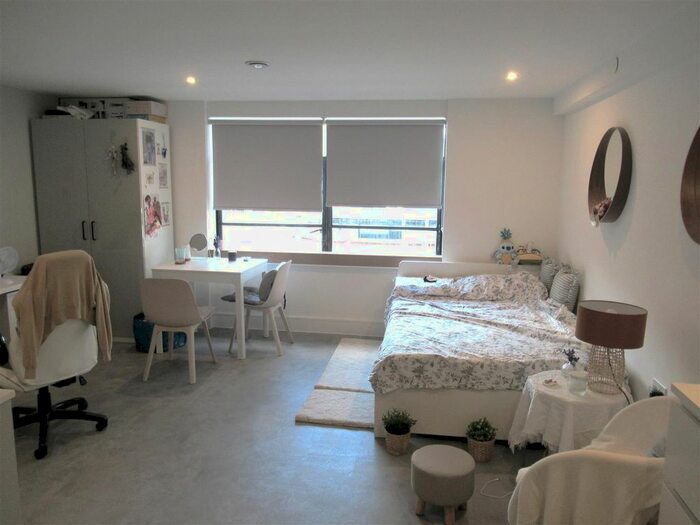 Studio To Rent In Nouveau House, Fyfield Road, Enfield, EN1