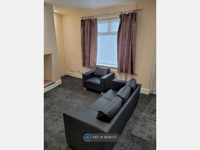 2 Bedroom End Of Terrace House To Rent In Castle Street, Barnsley, S70