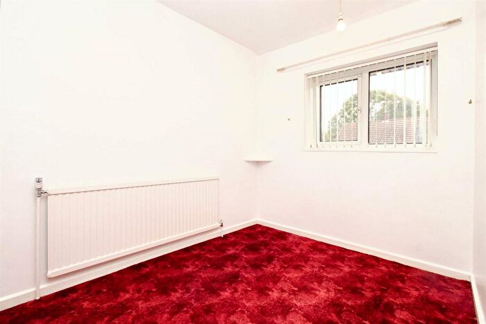 3 Bedroom Terraced House For Sale In Nether Priors, Basildon, SS14