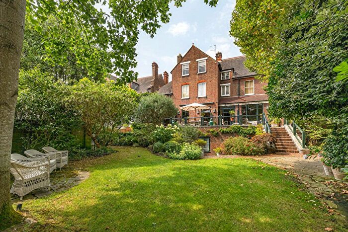 3 Bedroom Flat For Sale In Daleham Gardens, London, NW3